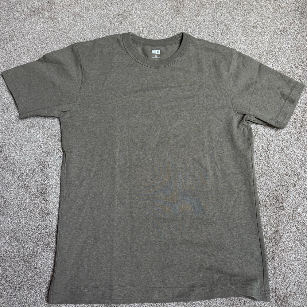 Uniqlo Gray Short Sleeve Tee Classic Crew Neck
